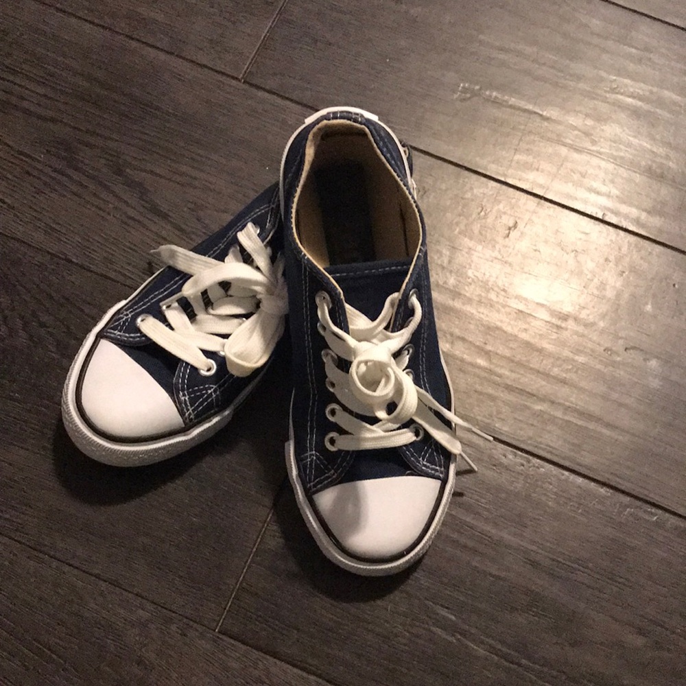 #48 Like new sneakers
